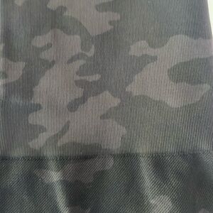 Women’s Spanx leggings large camo pattern great condition